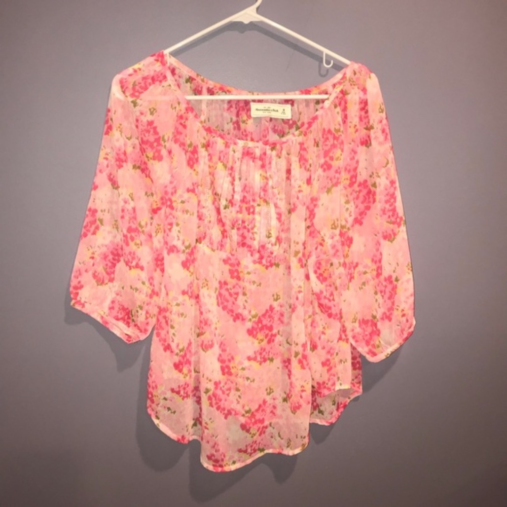 Abercrombie & Fitch Pink Floral Lightweight Blouse